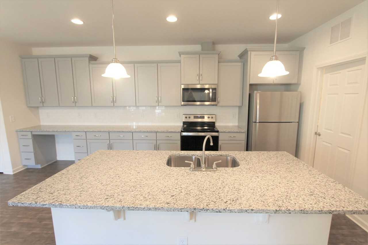 10280 Rose Meadow Ln - Photo 5 of 18