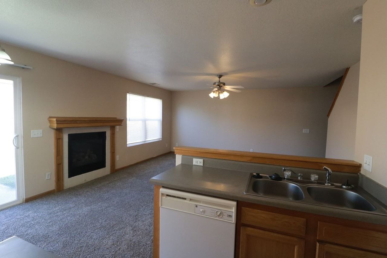 921 Jackalope Ct - Photo 7 of 18