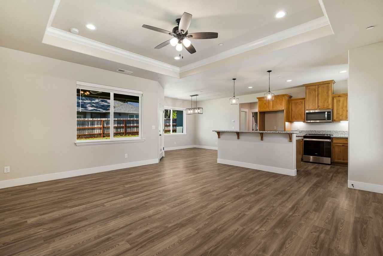 1601 Gate Ln - Photo 2 of 16