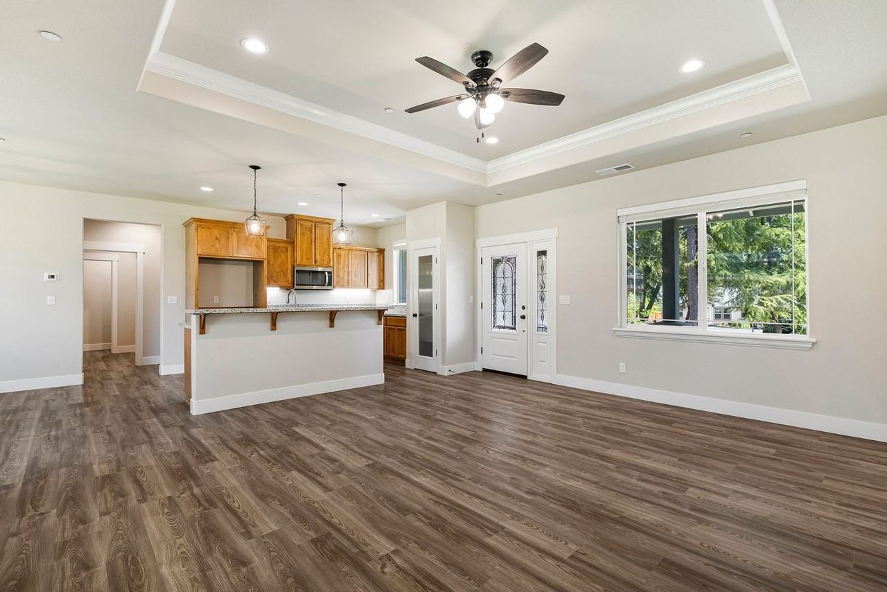 1601 Gate Ln - Photo 3 of 16