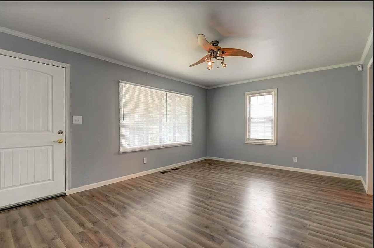 3336 Jackson Ave - Photo 3 of 11