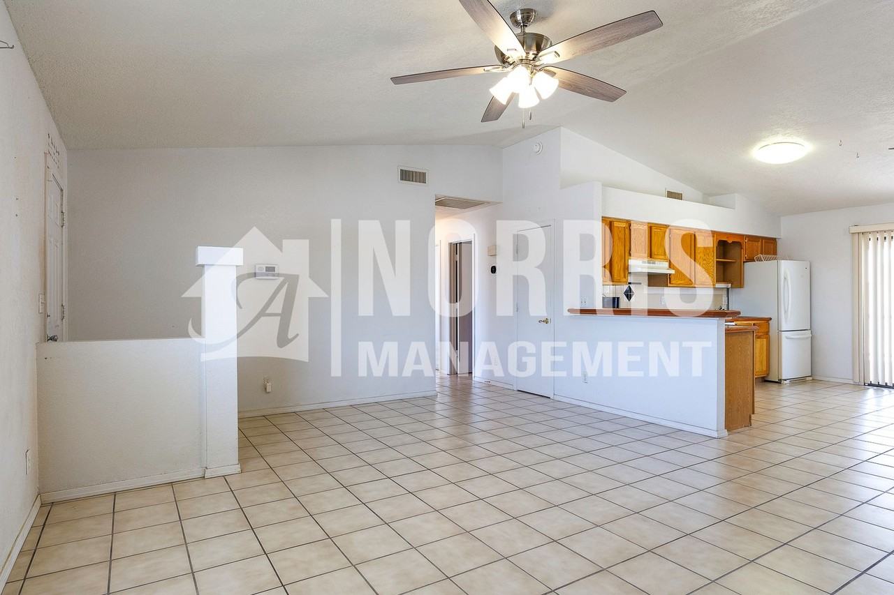 9254 W Pineveta Dr - Photo 7 of 24