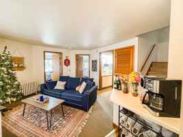 featured image of 432 W Wilson St