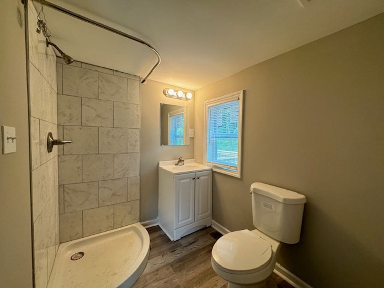 403 Spring Ct - Photo 5 of 8