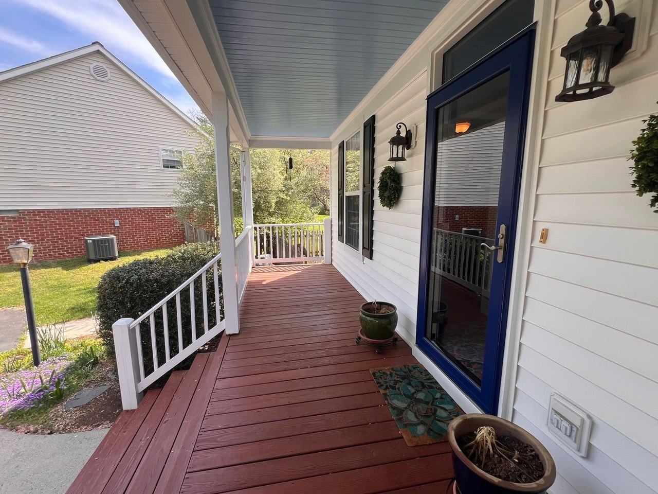 1093 Wintergreen Ln - Photo 4 of 50