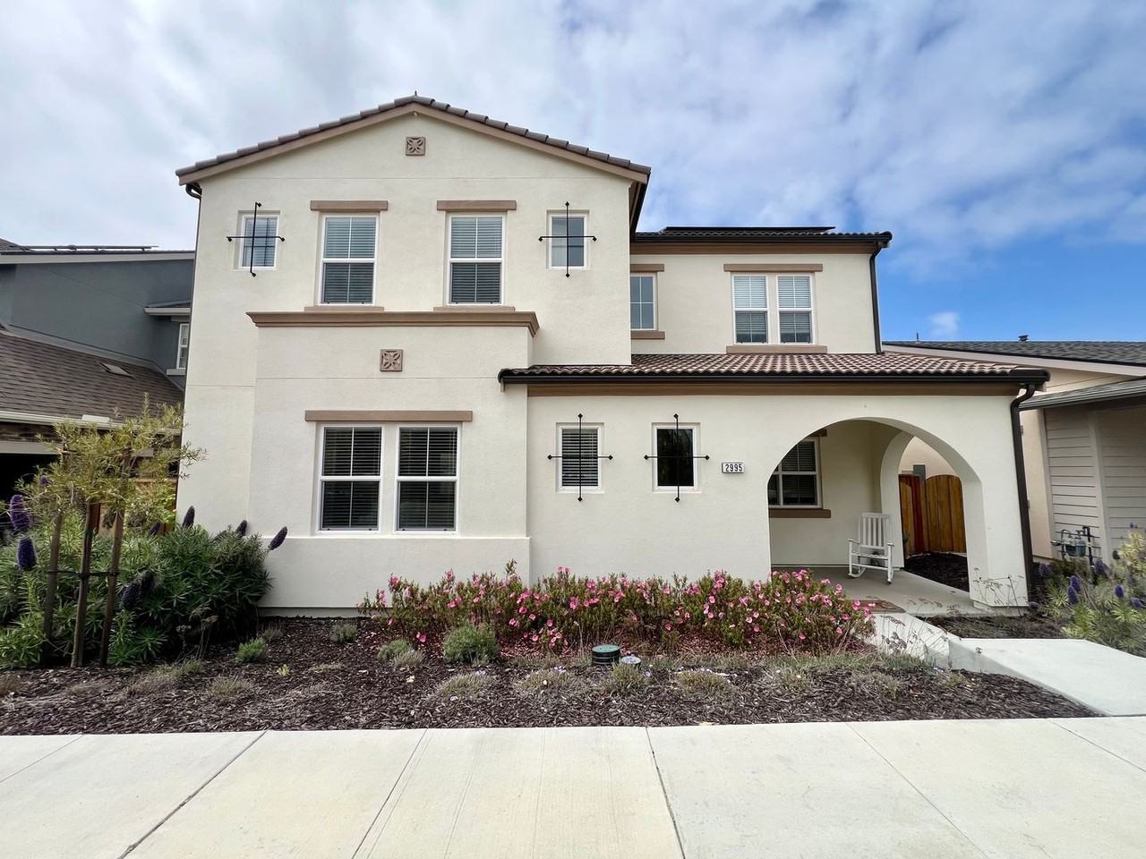 2995 Pinos Way - Photo 2 of 25