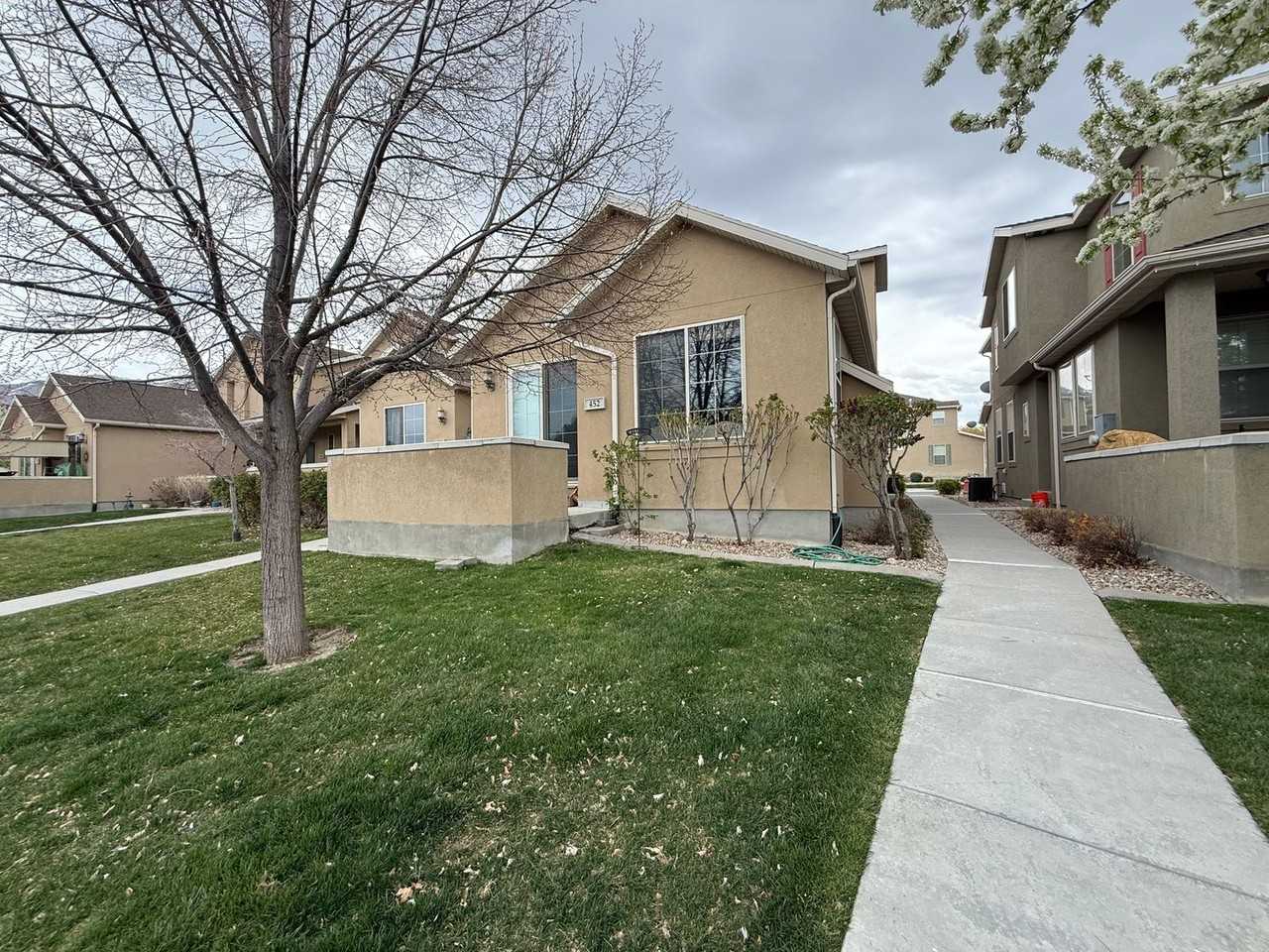 452 E Brigham Rd - Photo 2 of 12