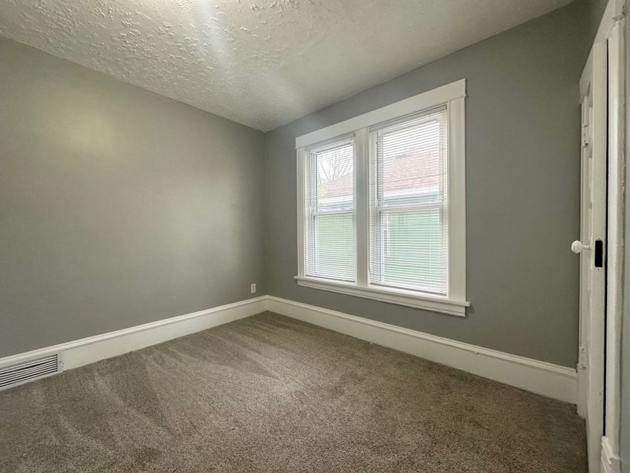 1336 Morgan Ave N - Photo 2 of 15