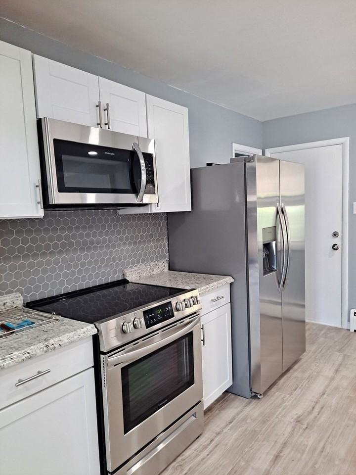 63 Baylor St - Photo 3 of 24
