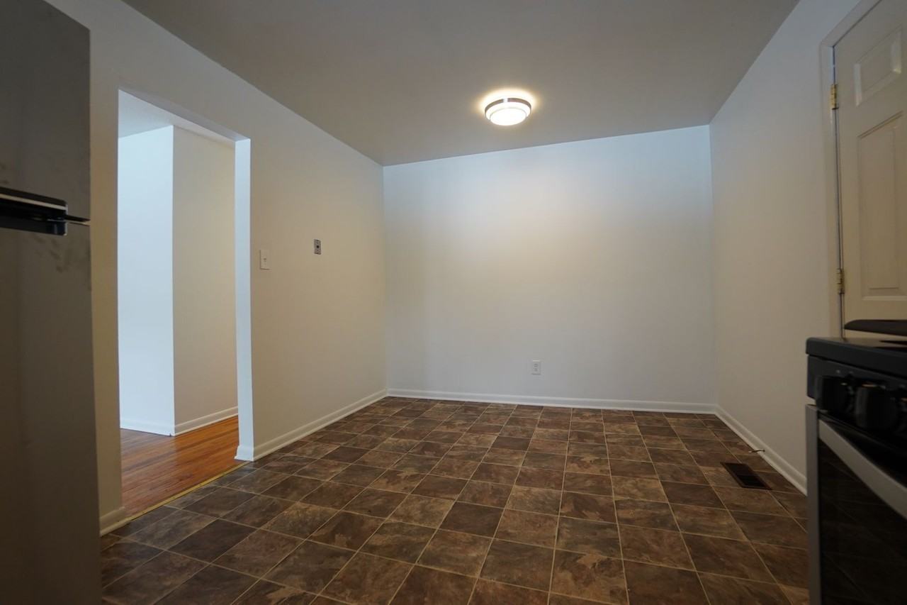 Pleasant Valley Apartments - Photo 5 of 29