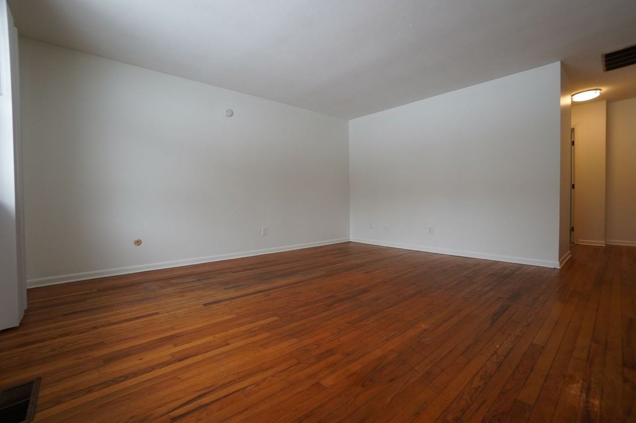 Pleasant Valley Apartments - Photo 7 of 29