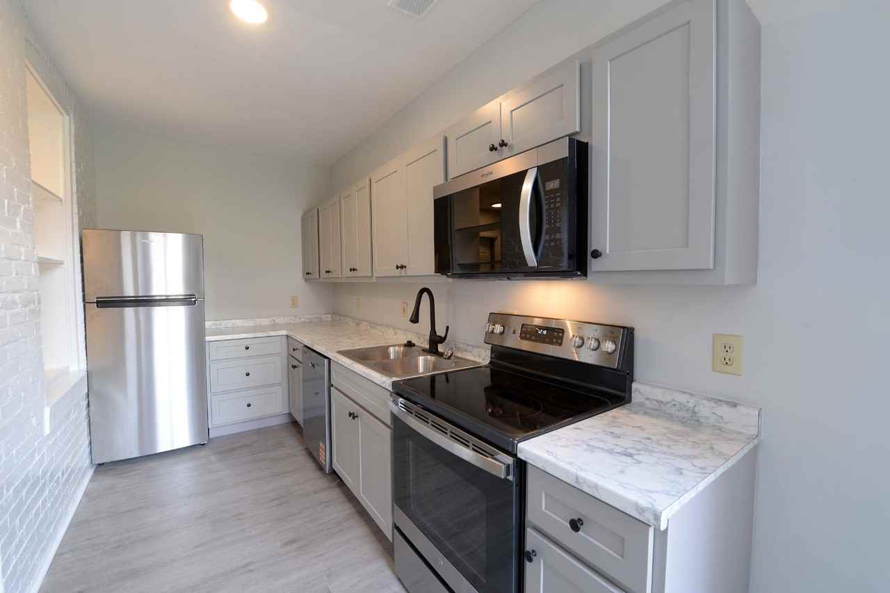 818AR Russell Blvd - Photo 3 of 8