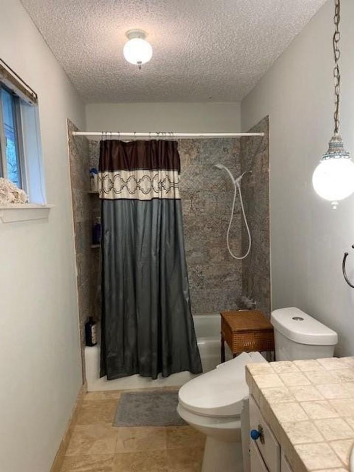 22001 Moffat Dr - Photo 3 of 24