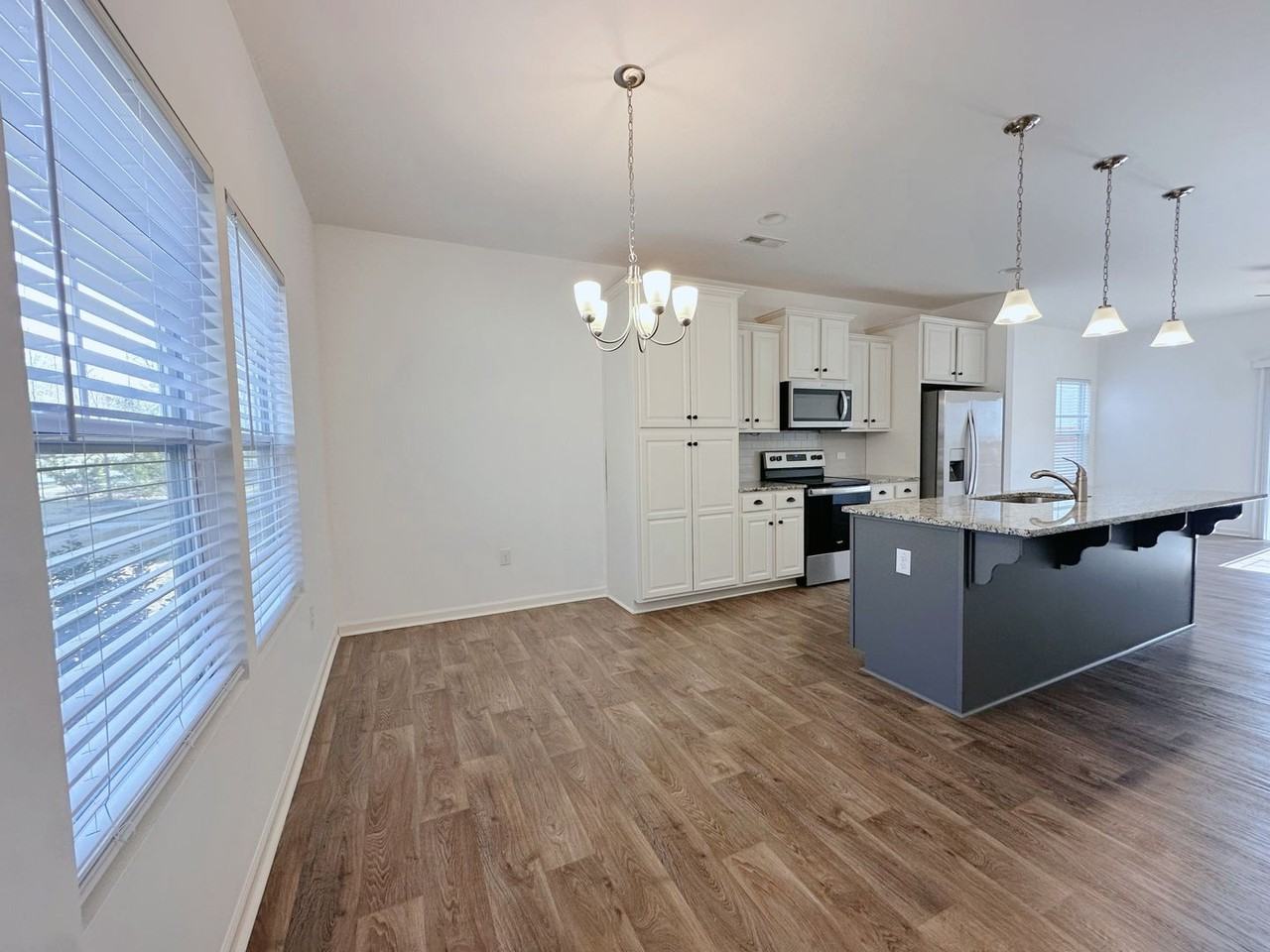 1060 Gibson Rd - Photo 5 of 27