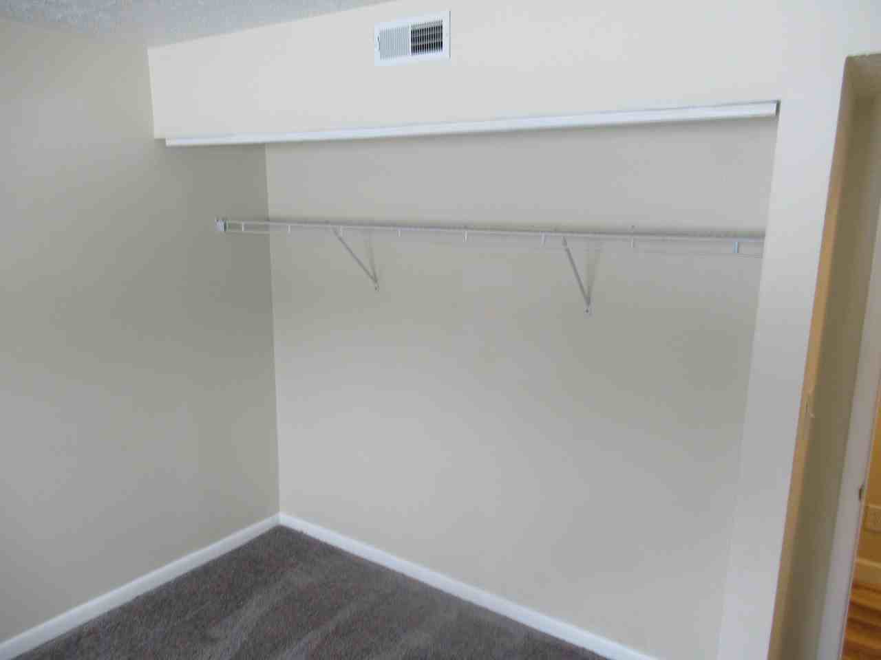 Maplewood Manor - Photo 3 of 5