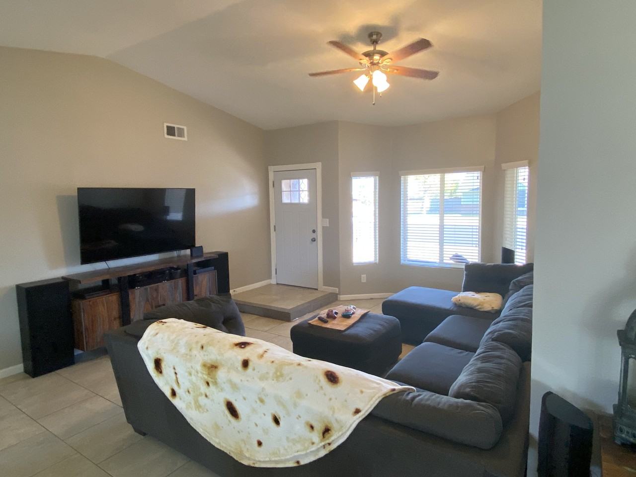 6360 East Ivy Street - Photo 3 of 15