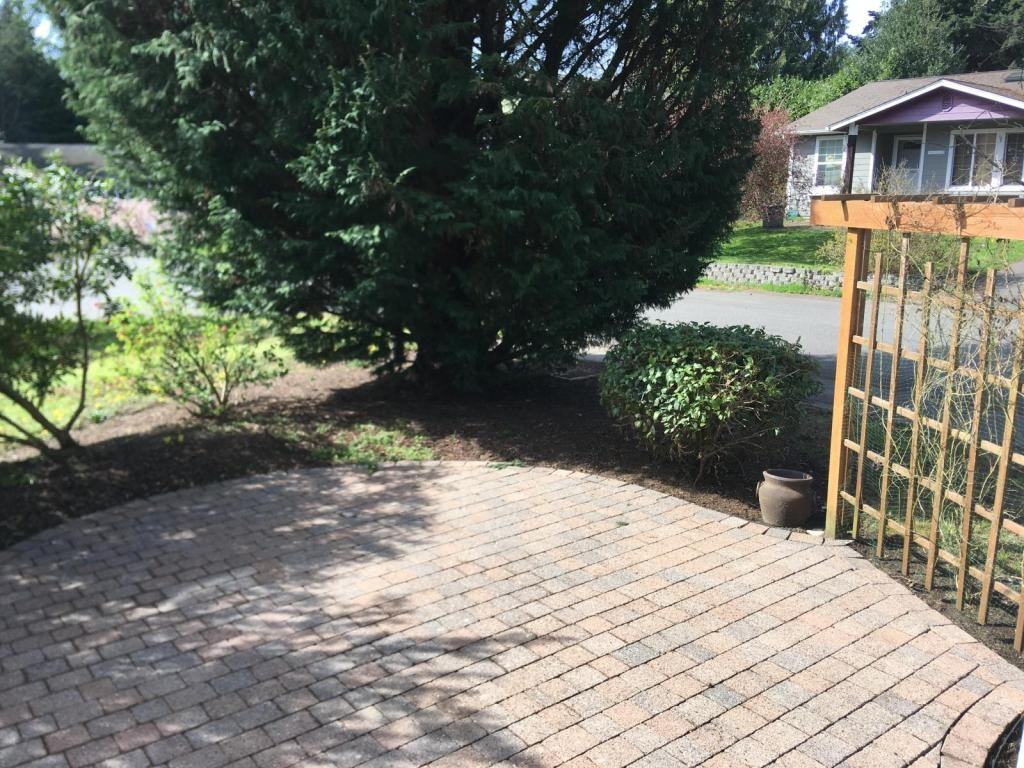 26418 Barrett Rd Ne - Photo 2 of 18