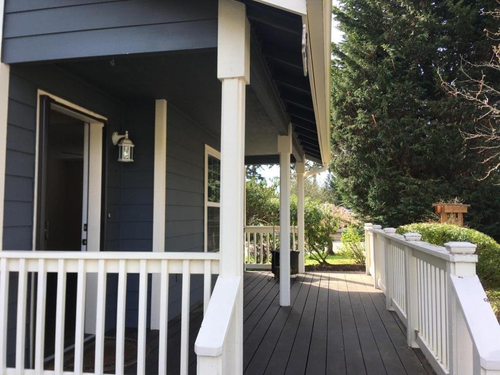 26418 Barrett Rd Ne - Photo 4 of 18