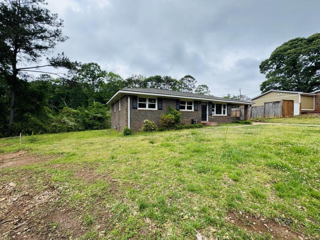 119 Dobbins Cir - Photo 2 of 20