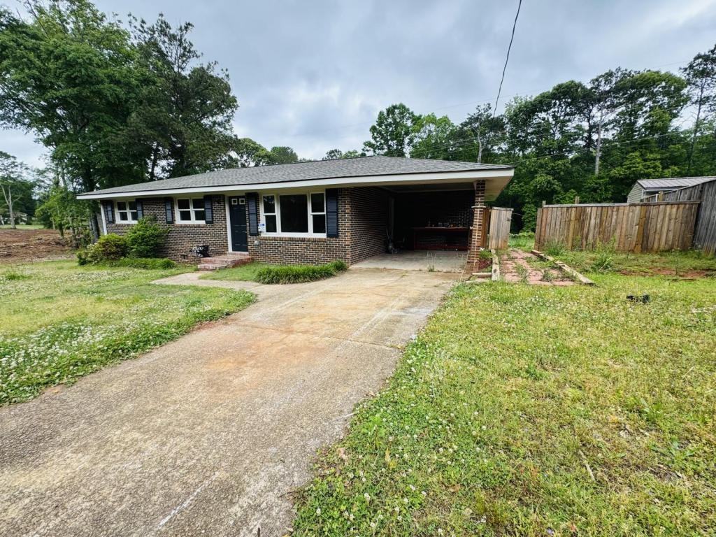 119 Dobbins Cir - Photo 3 of 20
