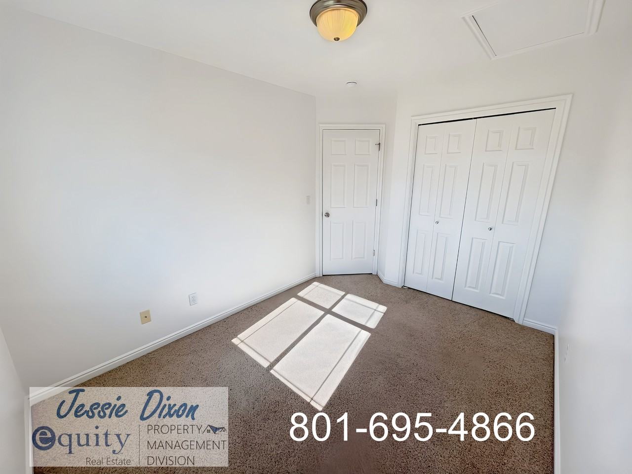 2359 Ne - Photo 2 of 18