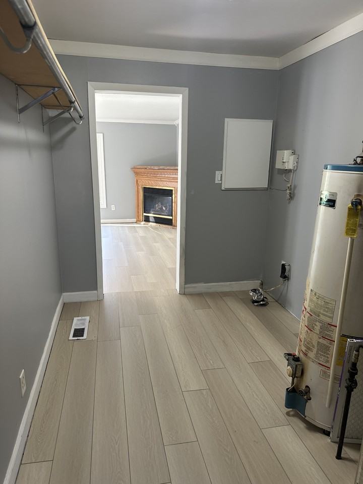 2723 Genesee Ave - Photo 3 of 11