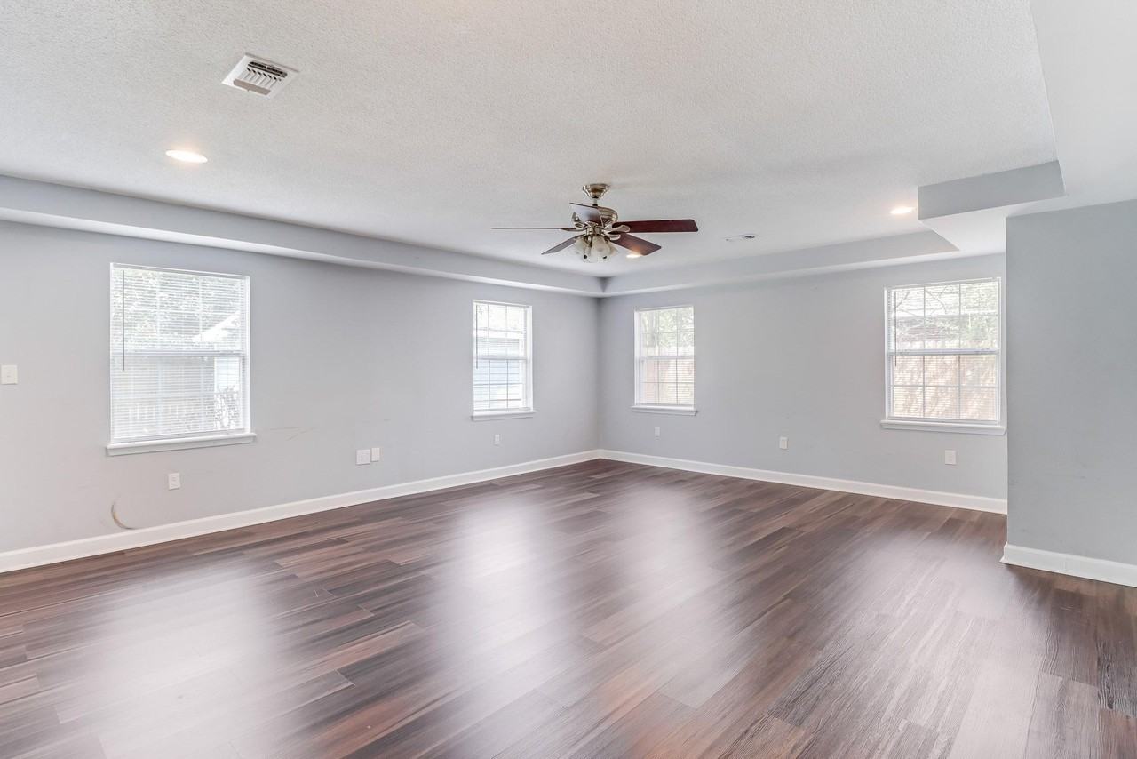 14160 Maple Ct #1 - Photo 4 of 23