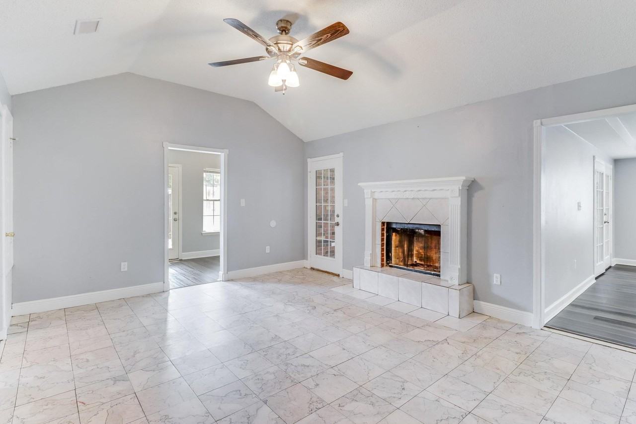 14160 Maple Ct #1 - Photo 6 of 23
