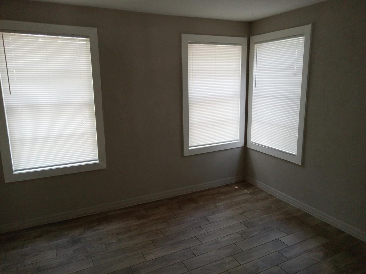 445 Woodbine St #445 - Photo 4 of 10