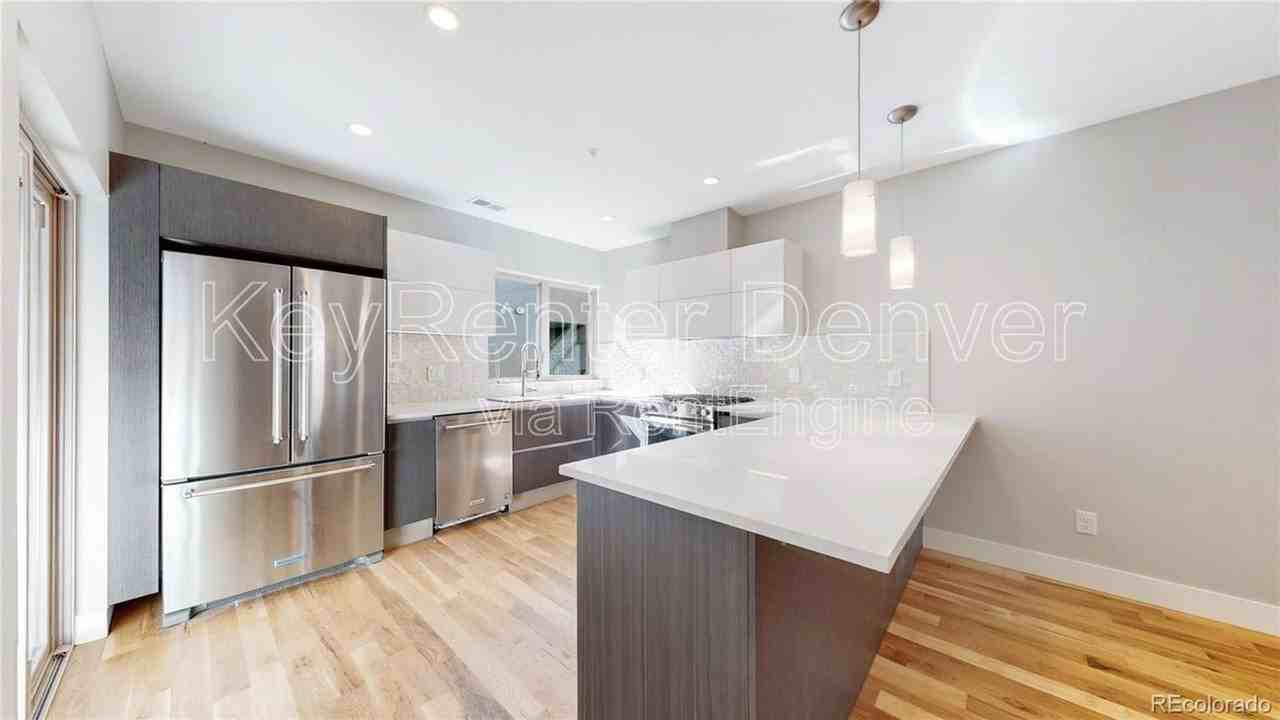 1930 N Grove St #3 - Photo 3 of 21