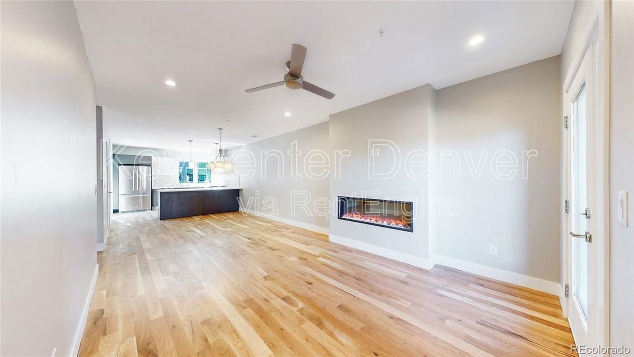 1930 N Grove St #3 - Photo 5 of 21