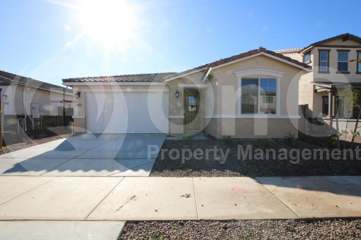 22873 E Happy Rd - Photo 2 of 29