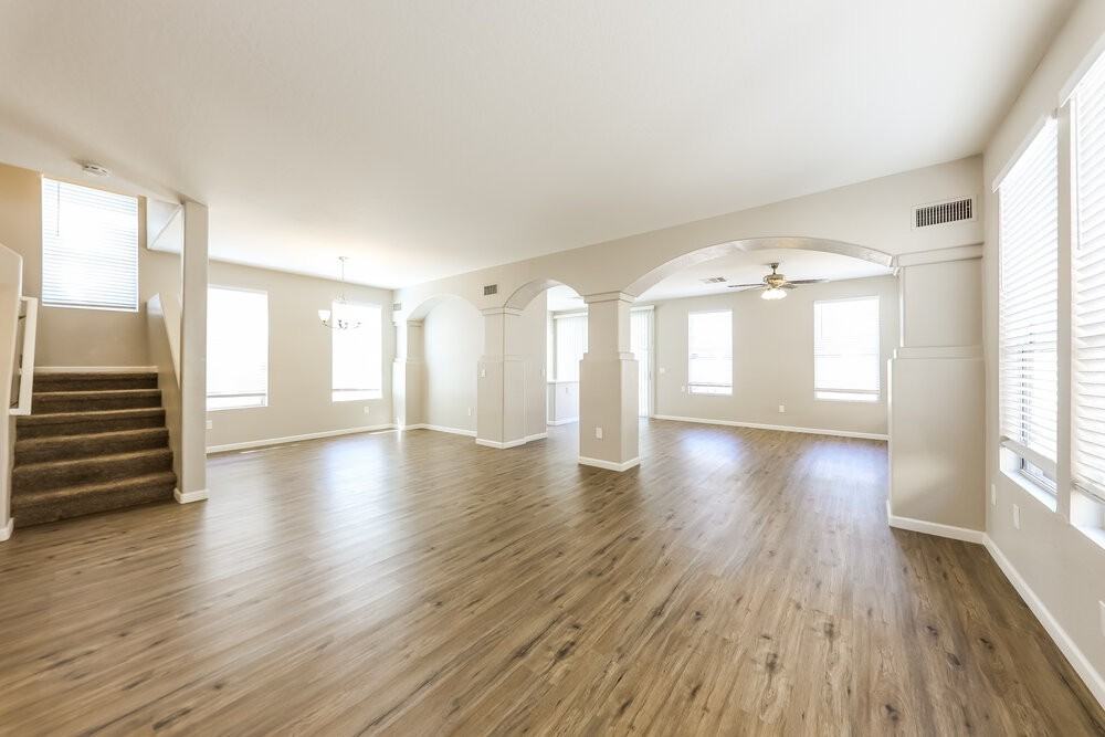 13416 W Peck Dr - Photo 5 of 17