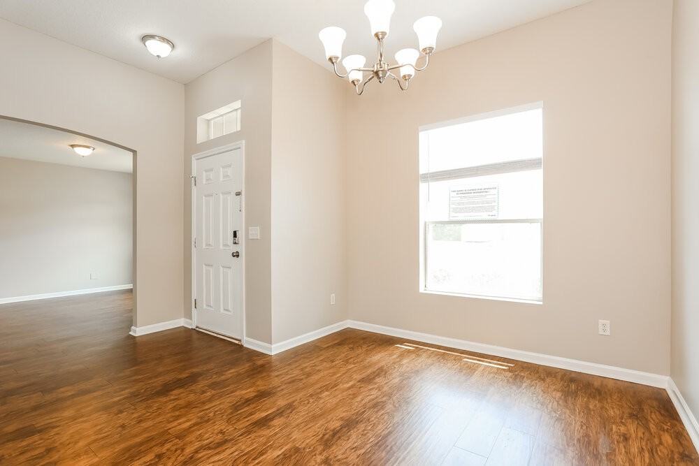 11829 Parker Lakes Dr - Photo 5 of 16