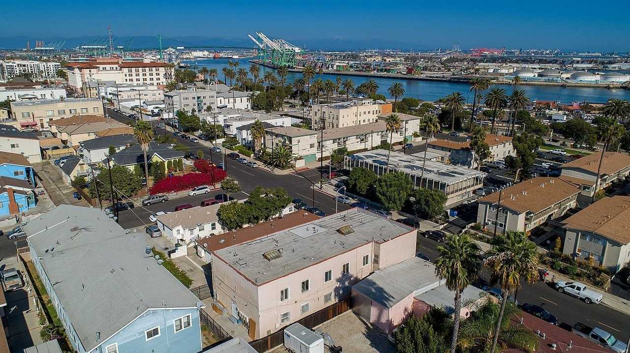 Portside Studio Apartments - Photo 2 of 7