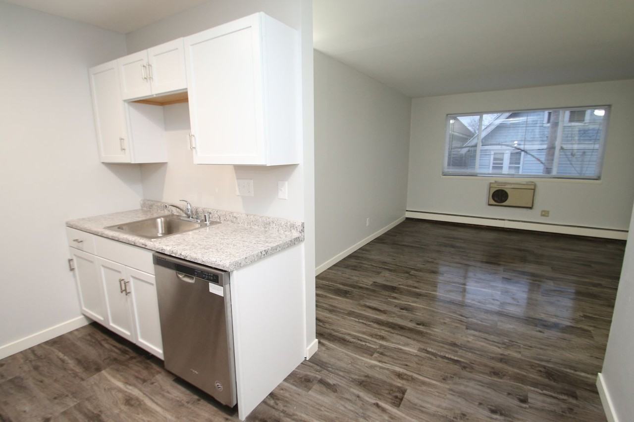 2545 2545 N. Cramer - 211 #211 - Photo 3 of 8