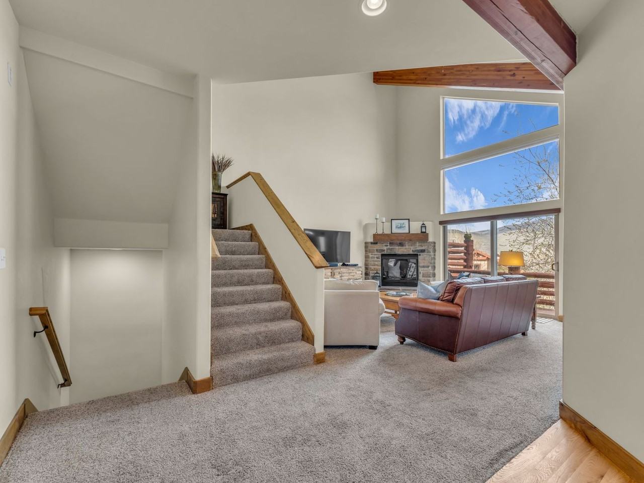 3425 Cedar Dr - Photo 3 of 23