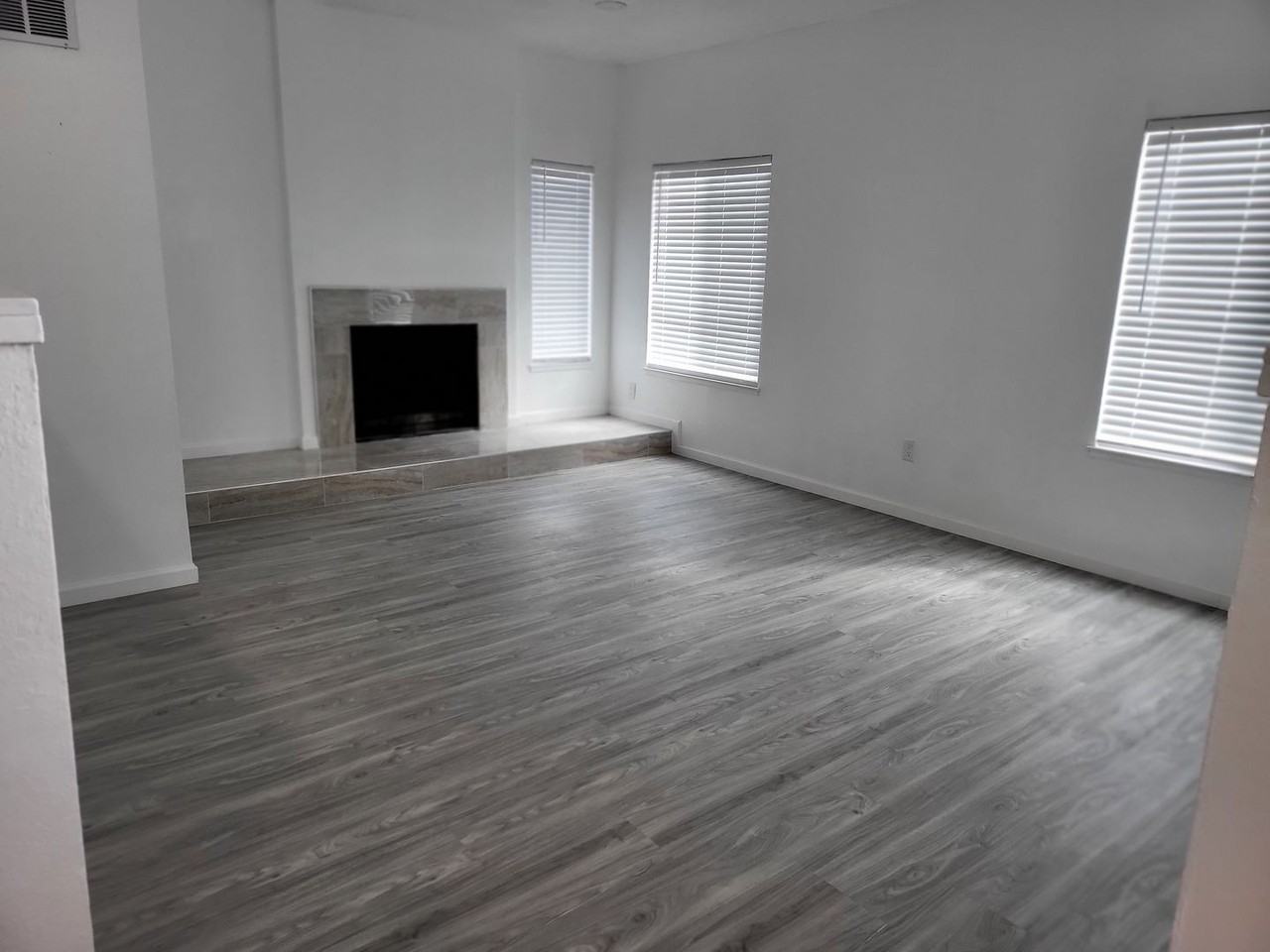 4001 Mozart Dr - Photo 3 of 11