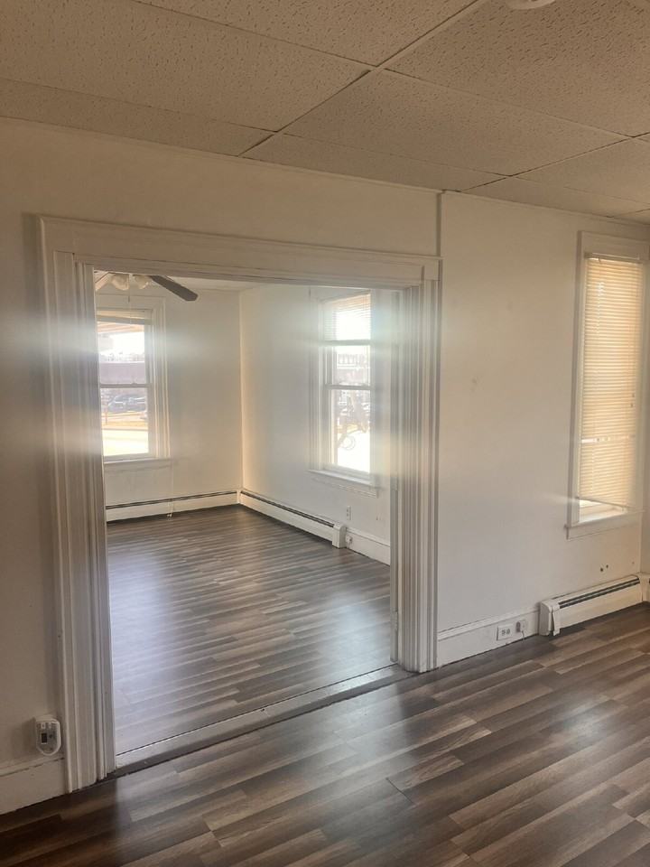 746 Middle St #1 - Photo 2 of 11