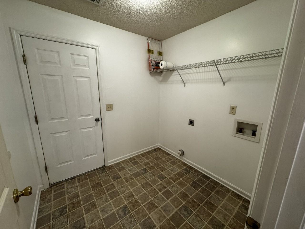 276 Gloucester Dr - Photo 7 of 14