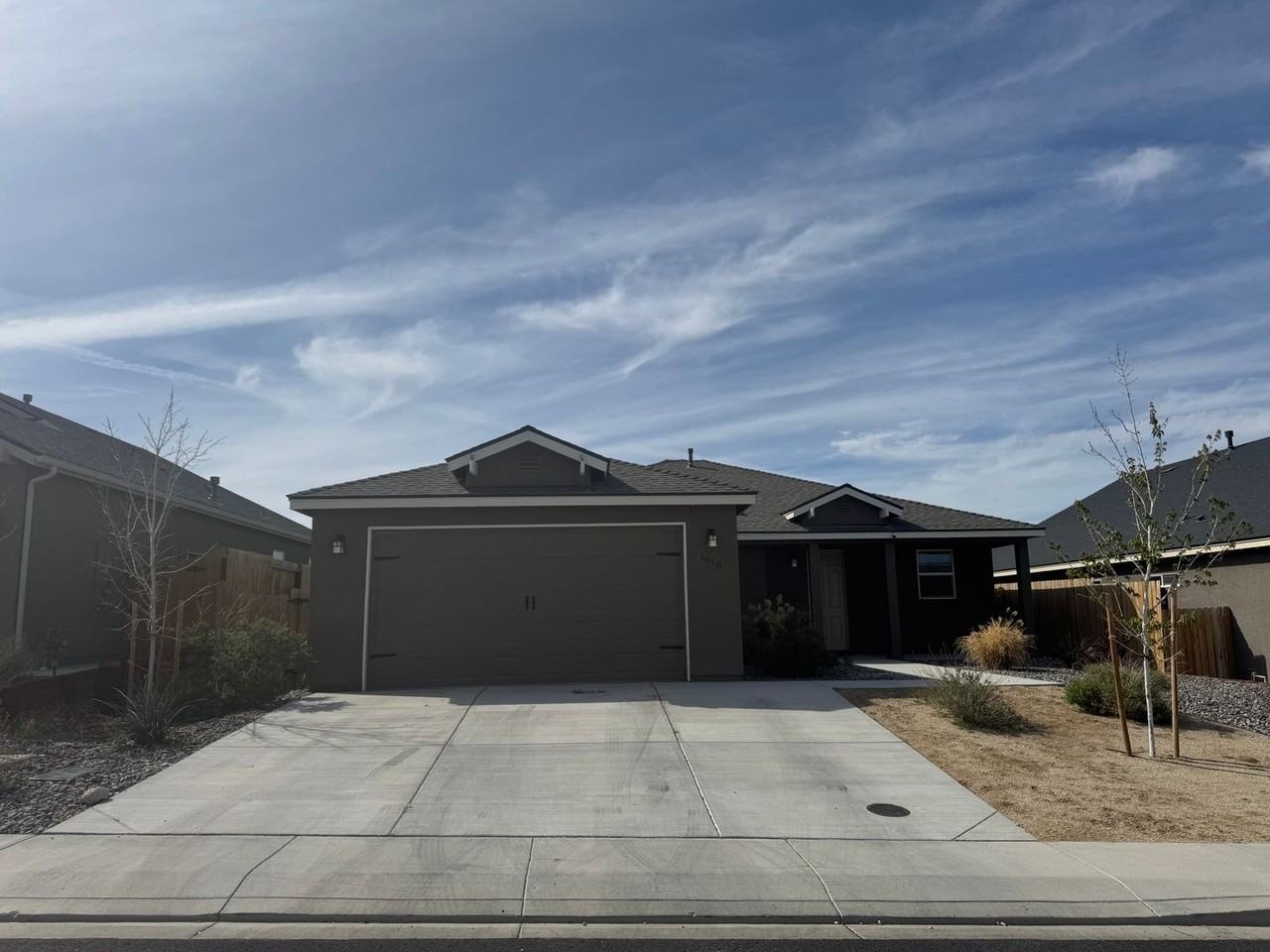1010 Emerald Way - Photo 2 of 37