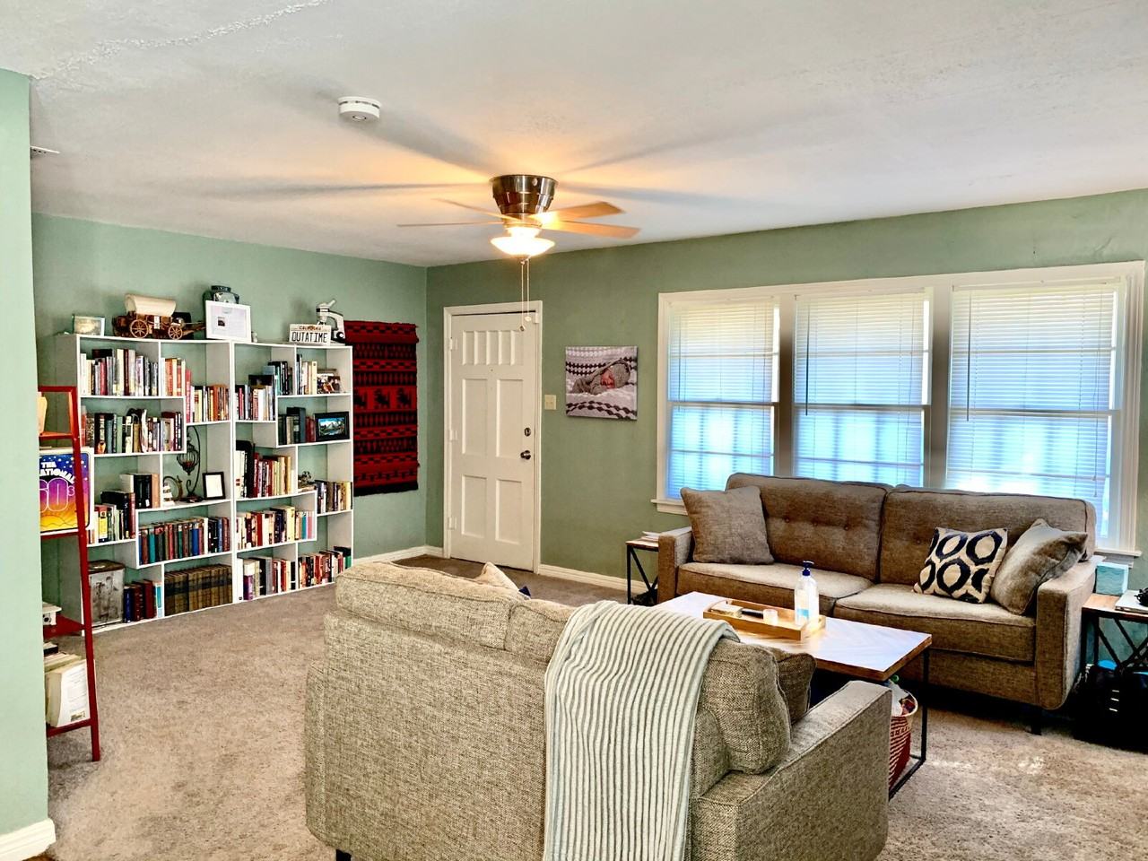 2610 32nd St - Photo 4 of 12