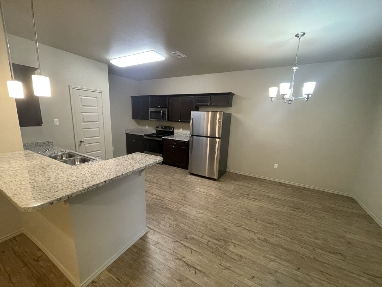 6704 Pontiac Ave - Photo 3 of 9