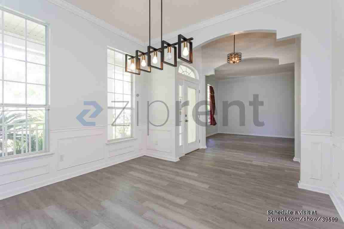 168 Oak Common Ave - Photo 7 of 29