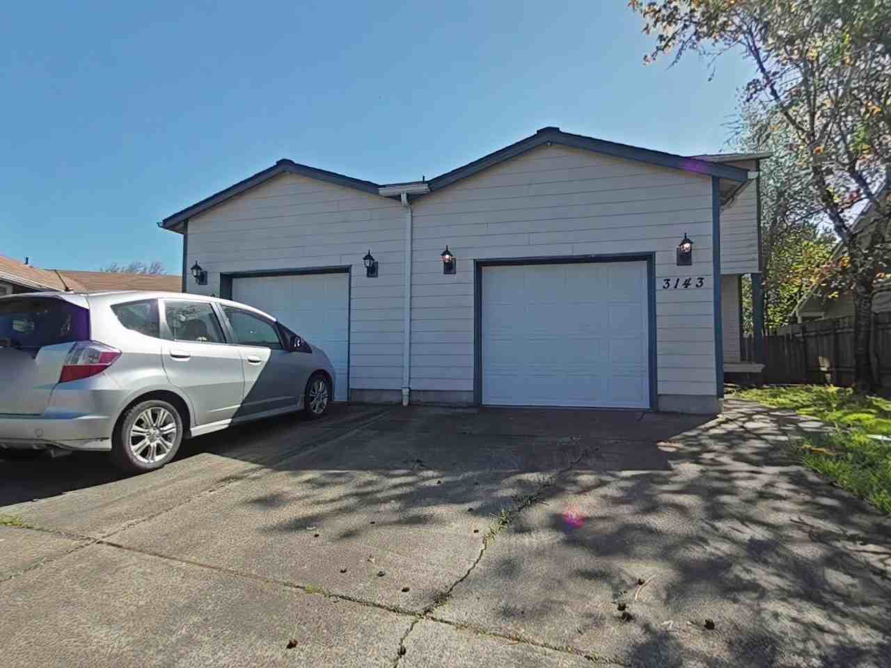 3143 Ne Powderhorn Pl - Photo 2 of 18