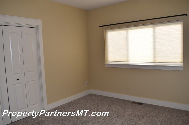 348 Kimball Ave - Photo 7 of 13