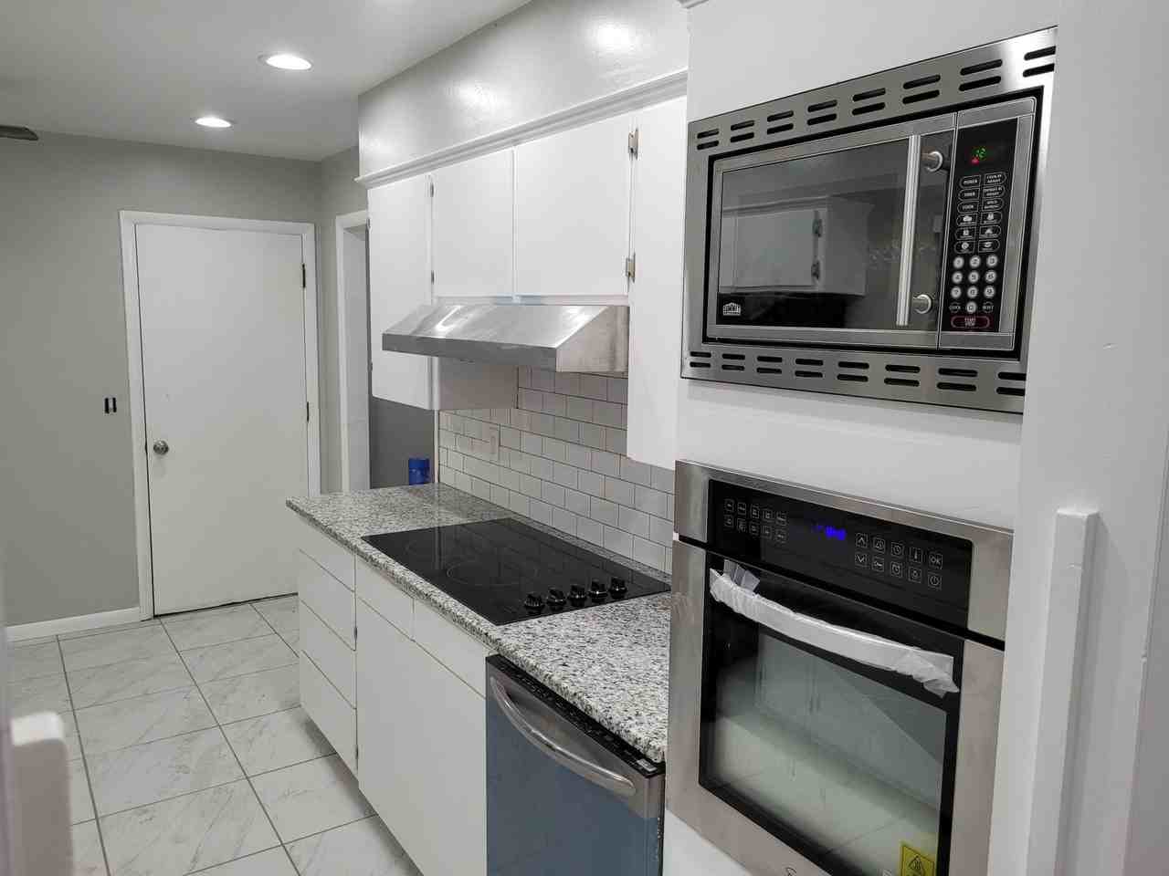 504 N Boulevard - Photo 7 of 25