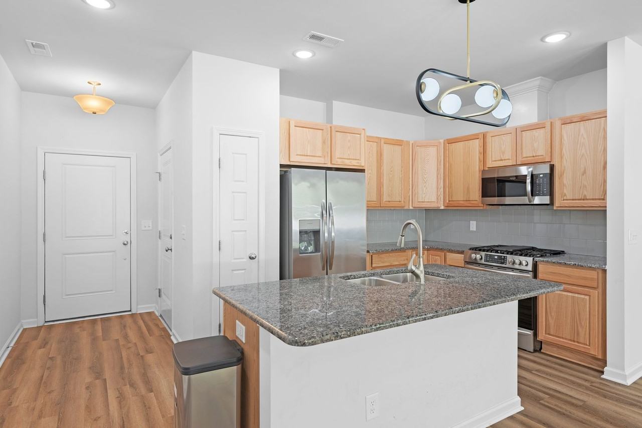 232 Shingle Oak Rd - Photo 4 of 27