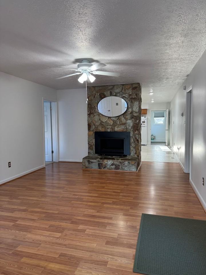 8704 Victory Ln - Photo 2 of 9