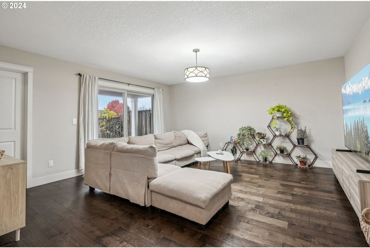 2137 Nw 163rd Ter - Photo 3 of 40